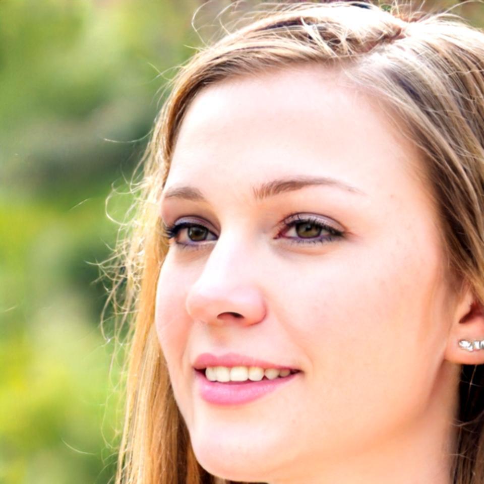 Dr. Sarah Weber - Leitende Finanzexpertin